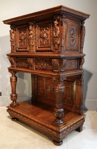 Mobilier Cabinet & Coffre - Crédence Dressoir Renaissance en noyer et chêne circa 1570/1580