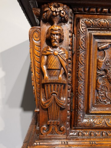 Renaissance - Renaissance walnut and oak credenza Dresser circa 1570/1580