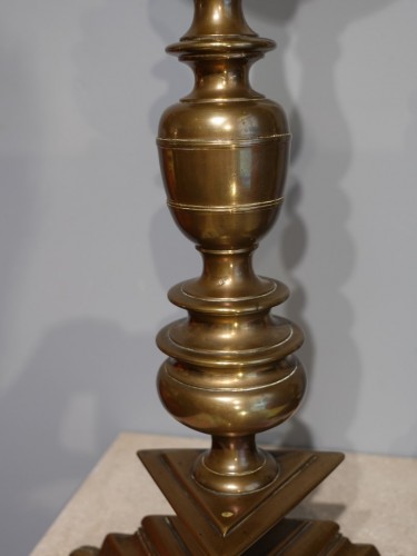 Lighting  - Pair of important bronze candlesticks from the 17th century