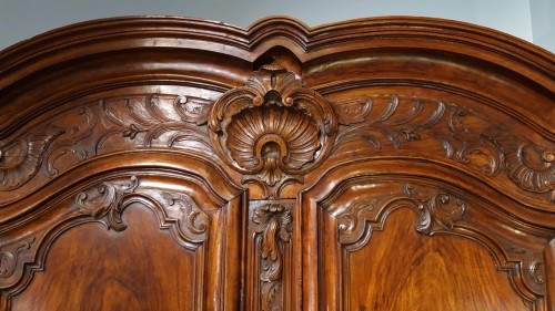 Lyonnaise Regency cabinet, in walnut, early 18th century - French Regence