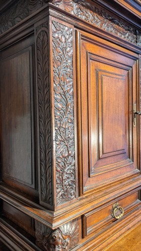 Antiquités - Sideboard in walnut early 17th century