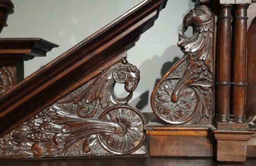 Antiquités - Sideboard in walnut early 17th century