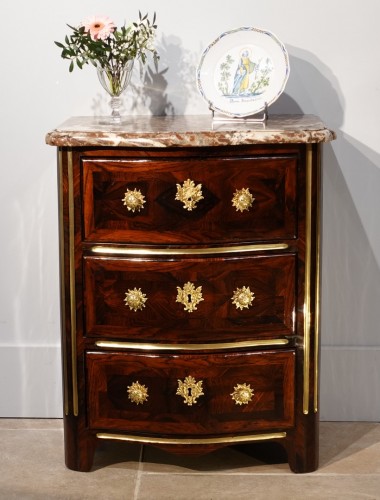 French Regence - Regency chest of drawers in rosewood stamped Louis Delaitre – 18 th century