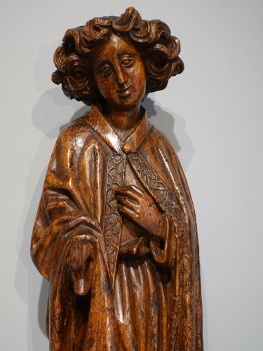 Sculpture  - Angel Gabriel in carved walnut, last quarter of the 15th century