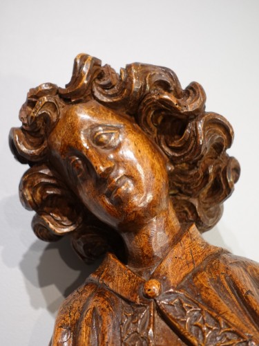 Antiquités - Angel Gabriel in carved walnut, last quarter of the 15th century