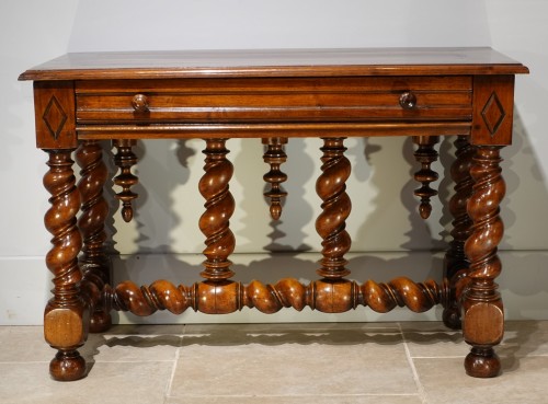 Table / Bureau Louis XIII en noyer d'époque XVIIe - Mobilier Style Louis XIII