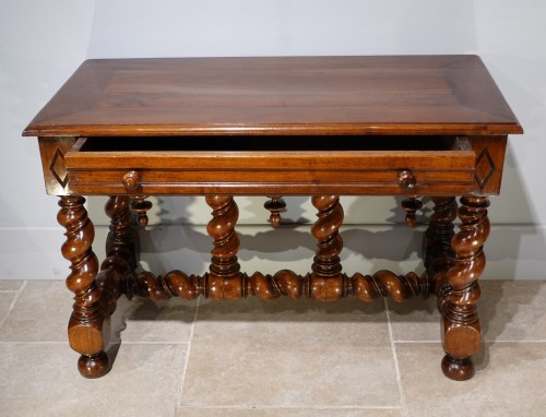 Louis XIII - Louis XIII table / desk in walnut, 17th century