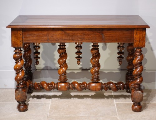 Antiquités - Louis XIII table / desk in walnut, 17th century