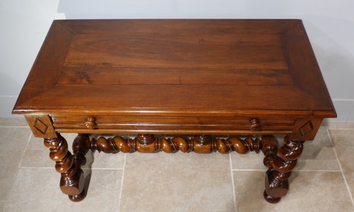 Antiquités - Louis XIII table / desk in walnut, 17th century