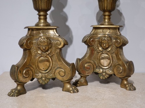 Antiquités - Pair of large bronze candlesticks from the 17th century