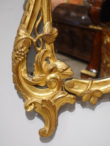 Louis XV - Miroir à parcloses en bois doré d'époque fin XVIIIe