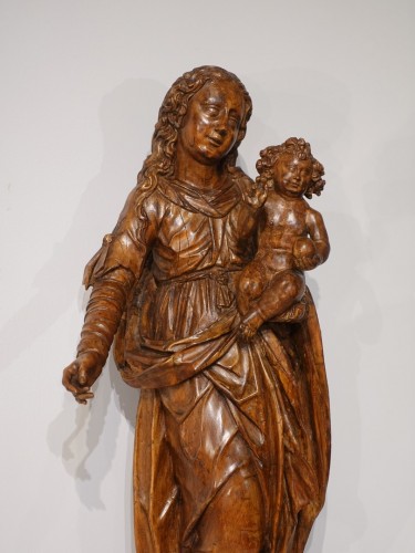 Vierge à l'Enfant d'époque XVIe - Sculpture Style Renaissance
