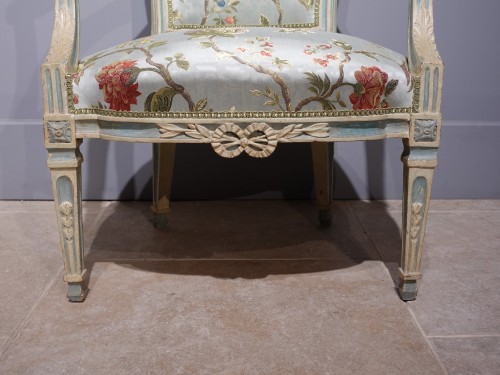 Louis XVI - Paire de fauteuils laqués attribués à Pierre Pillot, Époque XVIIIe