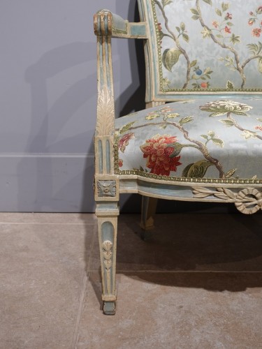 Antiquités - Paire de fauteuils laqués attribués à Pierre Pillot, Époque XVIIIe