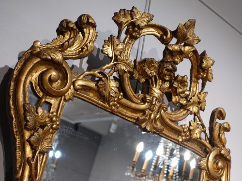 Antiquités - Louis XV mirror in gilded wood, 18th century
