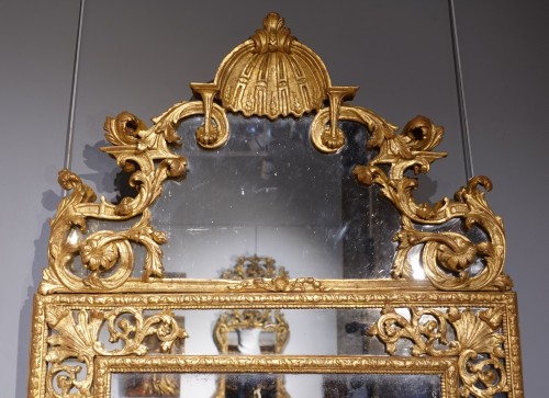 Miroirs, Trumeaux  - Miroir Régence à parecloses en bois doré d'époque XVIIIe