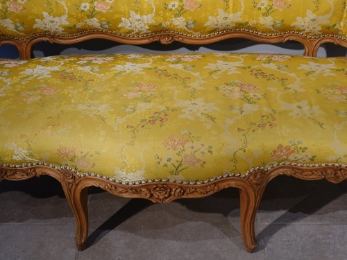 Antiquités - Paire de fauteuils et canapé attribués à Pierre Nogaret (1718 – 1771)