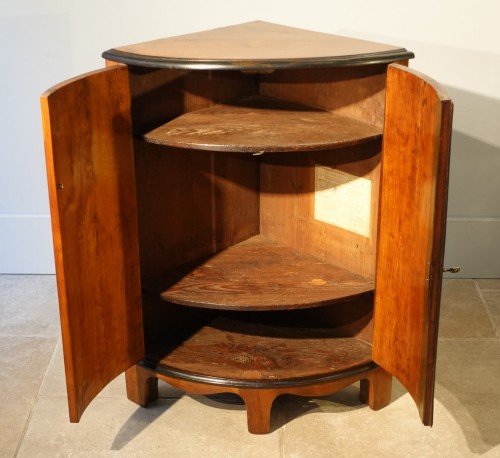 Cherry wood corner - Label J-F Hache 1771 - Furniture Style Louis XV