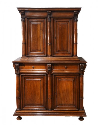 Bahut / cabinet Renaissance en noyer fin XVIe