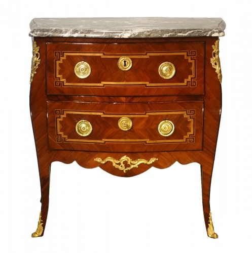 Commode sauteuse Louis XV marquetée d'époque XVIIIe