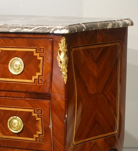 18th century inlaid Louis XV chest of drawers - 