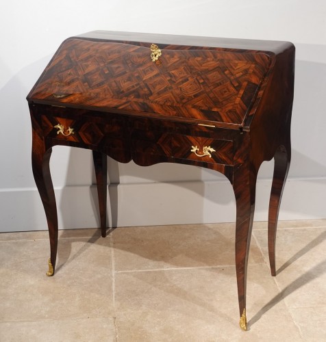 Bureau « dos d'âne » Louis XV - Mobilier Style Louis XV