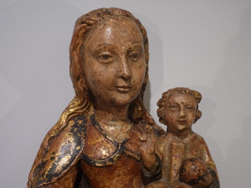 Sculpture Sculpture en Bois - Vierge à l'Enfant en noyer polychrome d'époque XVIe