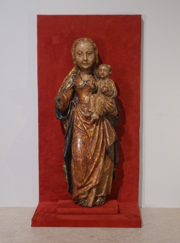 XVIe siècle et avant - Vierge à l'Enfant en noyer polychrome d'époque XVIe