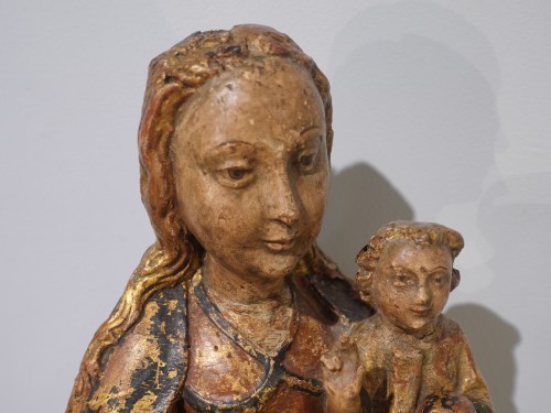 Vierge à l'Enfant en noyer polychrome d'époque XVIe - Renaissance