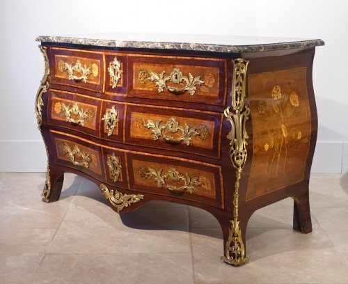Louis XV  commode  in marquetry of flowers, 18th century - Furniture Style Louis XV