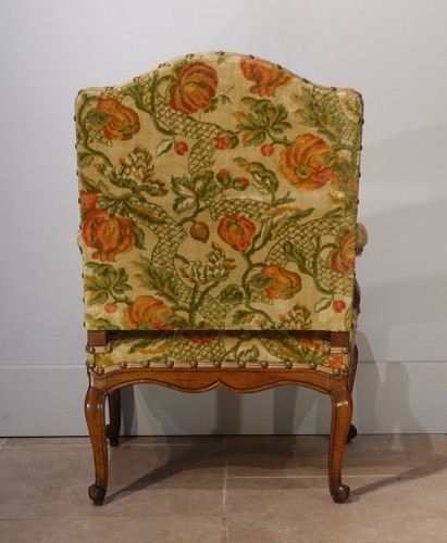 Regency walnut armchair, early 18th century - 