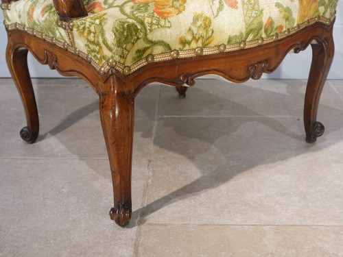 18th century - Regency walnut armchair, early 18th century