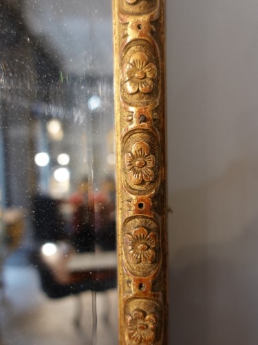Antiquités - Grand miroir Régence à parecloses en bois doré début XVIIIe