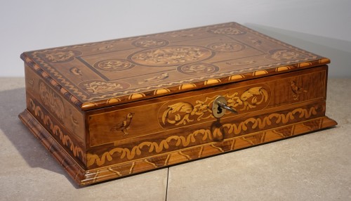 Early 18th century secret box attributed to Thomas Hache - 