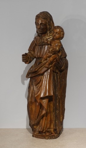 Sculpture Sculpture en Bois - Vierge à l'Enfant en noyer d'époque fin XVIe