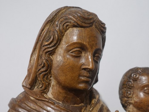 Virgin and Child in walnut, late 16th century - Renaissance