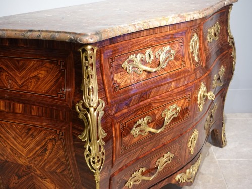 Antiquités - Commode tombeau Louis XV