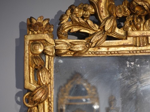 XVIIIe siècle - Miroir Louis XVI en bois doré