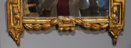 Louis XVI mirror in gilded wood - Louis XVI