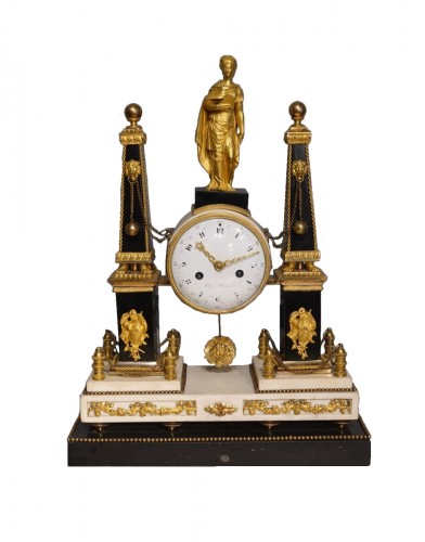 Portico Louis XVI clock, signed Degré