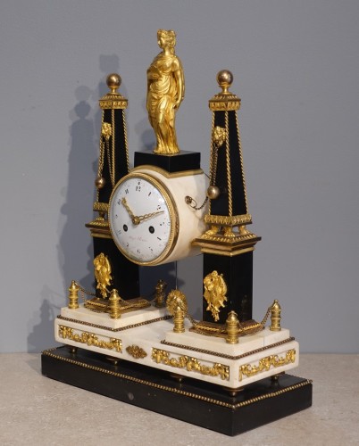 Horology  - Portico Louis XVI clock, signed Degré