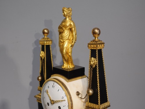 Louis XVI - Portico Louis XVI clock, signed Degré