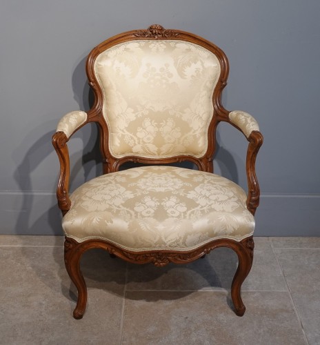 Suite de six fauteuils attribués à Pierre Nogaret - Sièges Style Louis XV