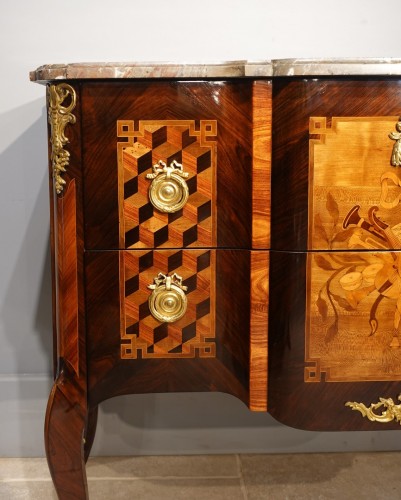 Antiquités - French 18th century Commode with “Musical Instruments”