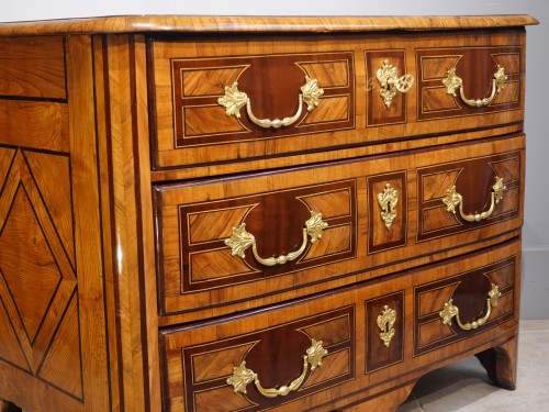 Louis XIV - Early 18th century inlaid chest of drawers from Dauphiné