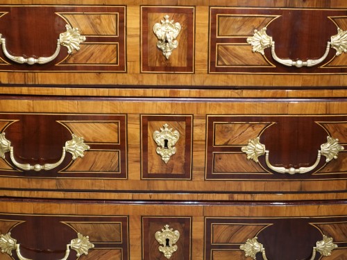 Antiquités - Early 18th century inlaid chest of drawers from Dauphiné