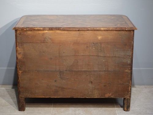 Antiquités - Commode marquetée Louis XIV du  Dauphiné – début XVIIIe