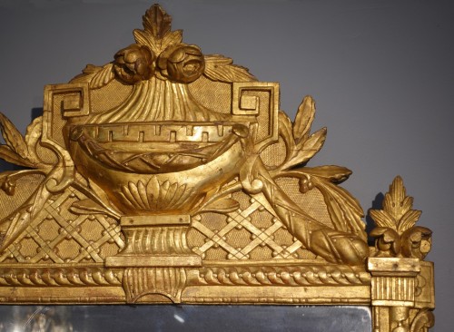 Louis XVI - Miroir Louis XVI en bois doré d'époque XVIIIe siècle