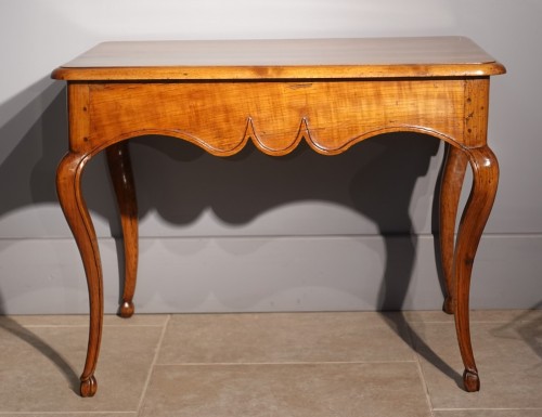 Table bureau Louis XV en merisier et noyer - Gérardin et Cie