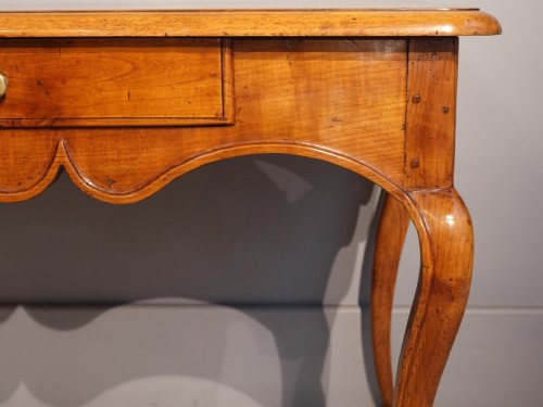 XVIIIe siècle - Table bureau Louis XV en merisier et noyer